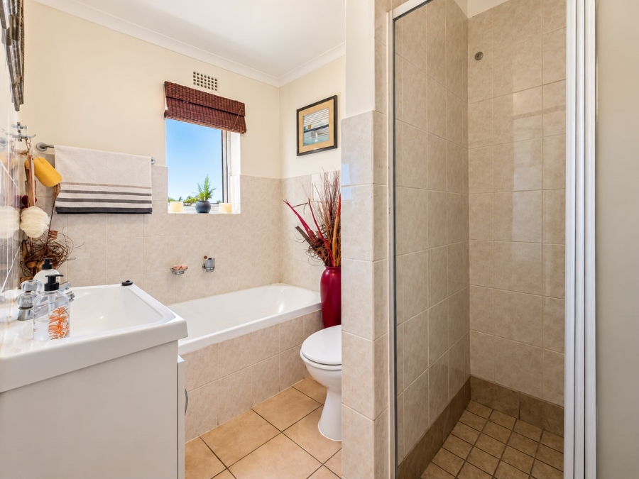 2 Bedroom Property for Sale in Kenilworth Western Cape